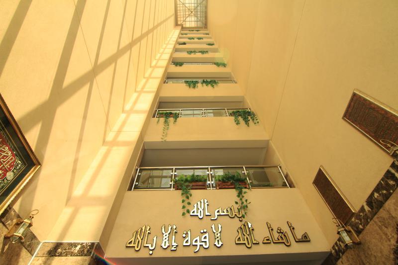 होटल के अलावा Al Muhaidb Al Takhassosi Abaqrino 3*