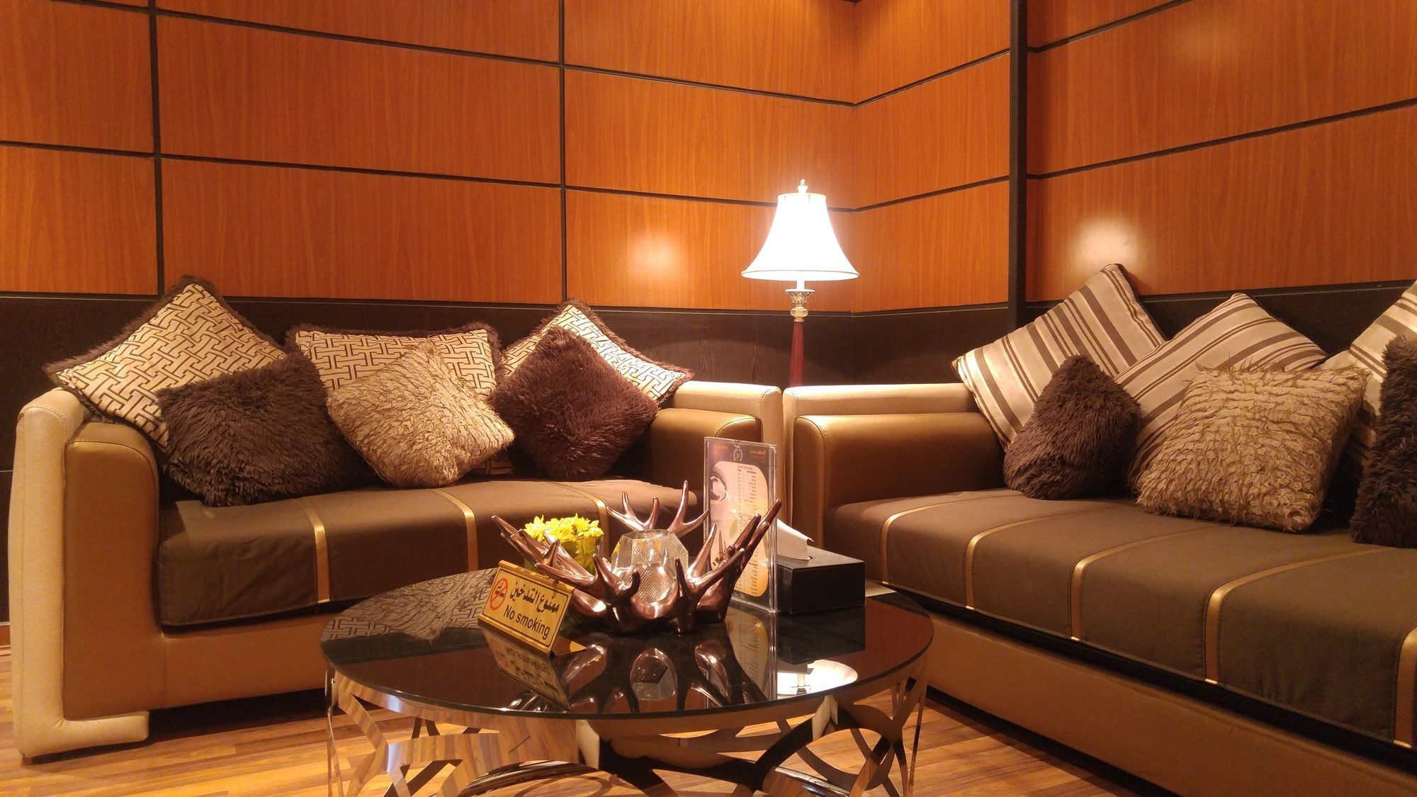 होटल के अलावा Al Muhaidb Al Takhassosi Abaqrino 3*
